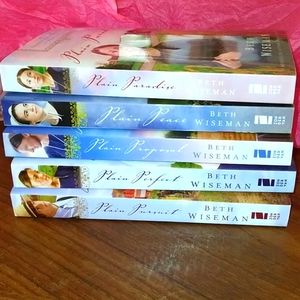 LOT OF 5 BETH WISEMAN BOOKS!